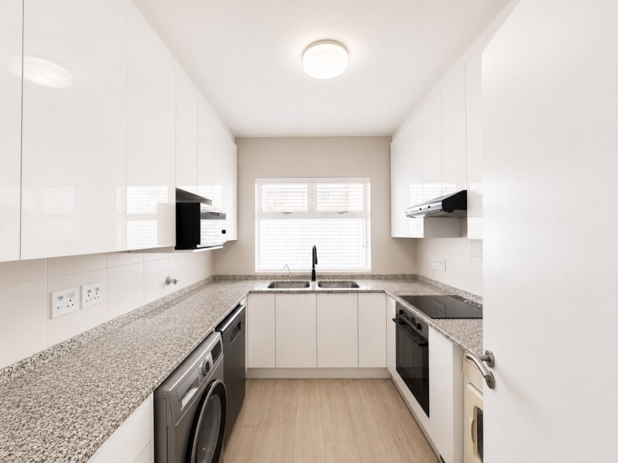 To Let 2 Bedroom Property for Rent in Sea Point Western Cape